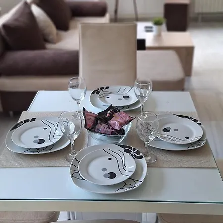 Tree House Apartment *