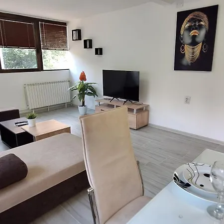 Tree House Скопье