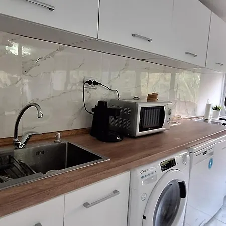 Tree House Апартаменты *