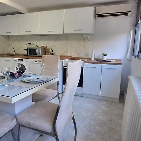 Tree House Апартаменты