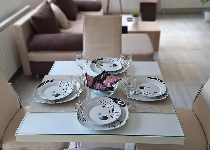 Tree House Apartament *