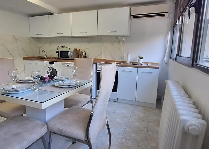 Tree House Apartament